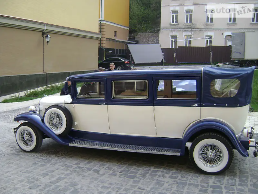 Три найефектніші ретроавто, які продають в Україні: ціни і фото